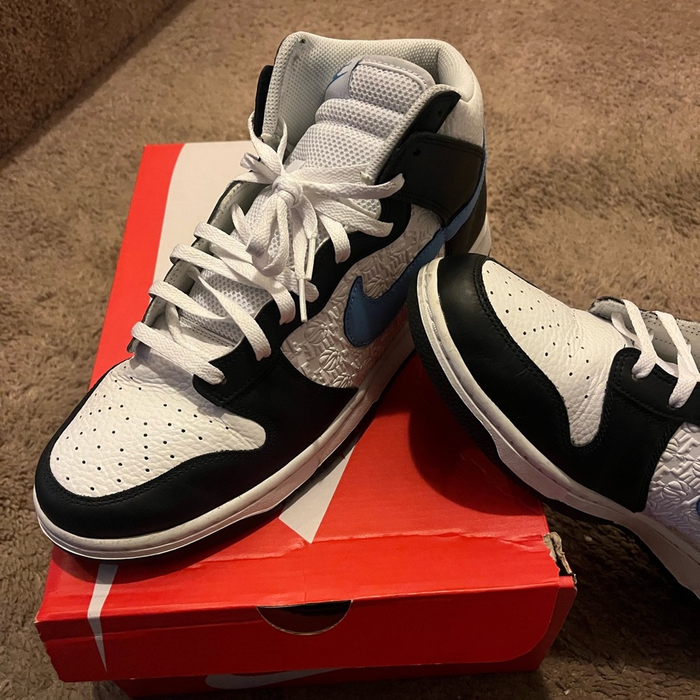 Nike High-Top Sneakers in White, Black & Light Blue - Picture 3 of 9